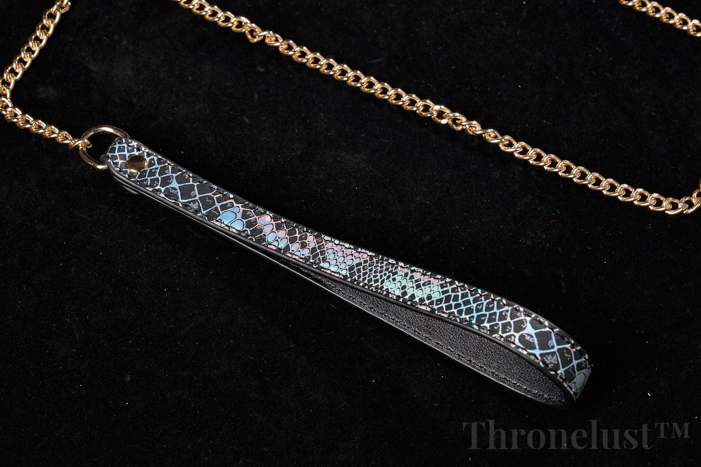 Snake-Pattern PU Leather Collar with Gold Chain Leash – Luxury BDSM Restraint | Thronelust™
