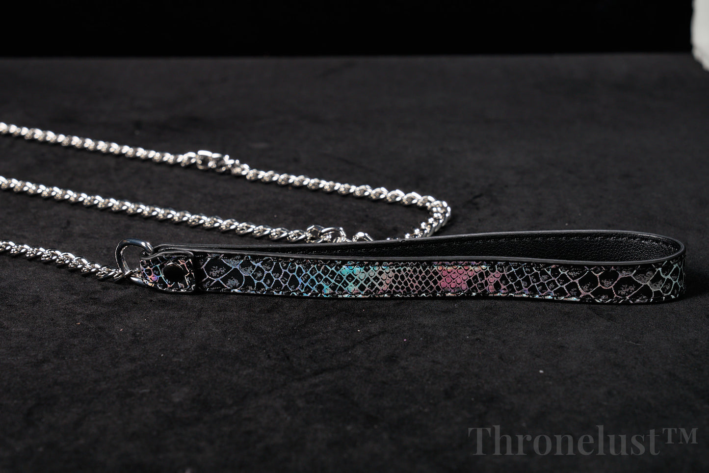 Snake-Pattern PU Leather Collar with Silver Chain Leash – Thronelust™ BDSM Puppy Play